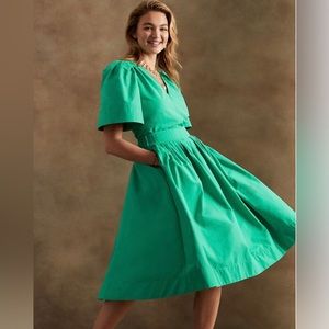 Banana republic Faille Midi Skirt in Cabana green 
XS petite, NWT